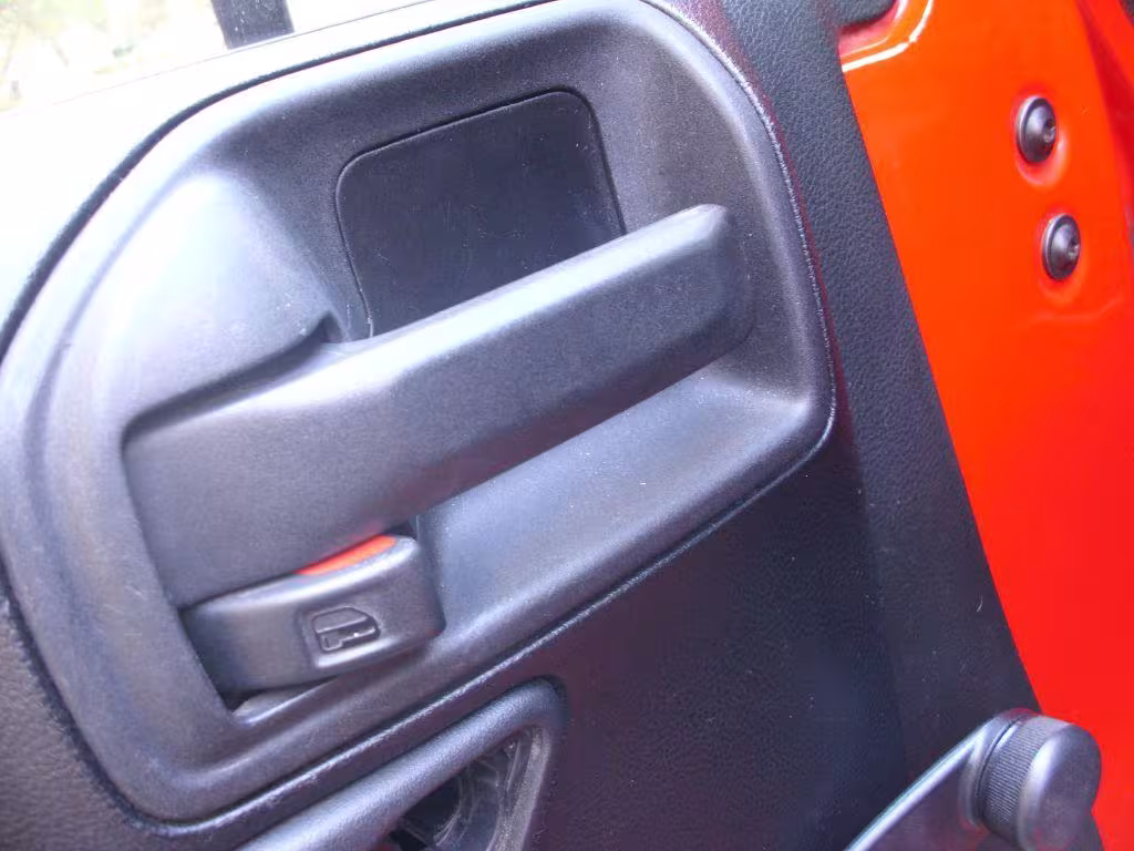 2015 Jeep Wrangler - 1C4BJWDG9FL509849 - Image #16