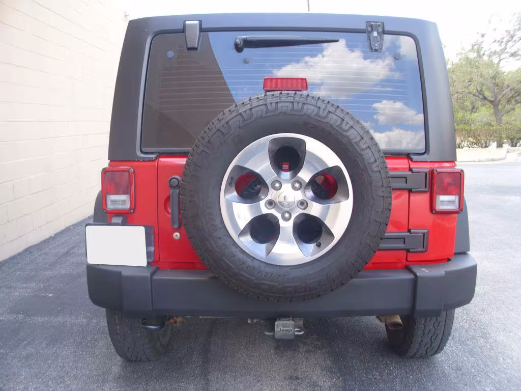 2015 Jeep Wrangler - 1C4BJWDG9FL509849 - Image #6